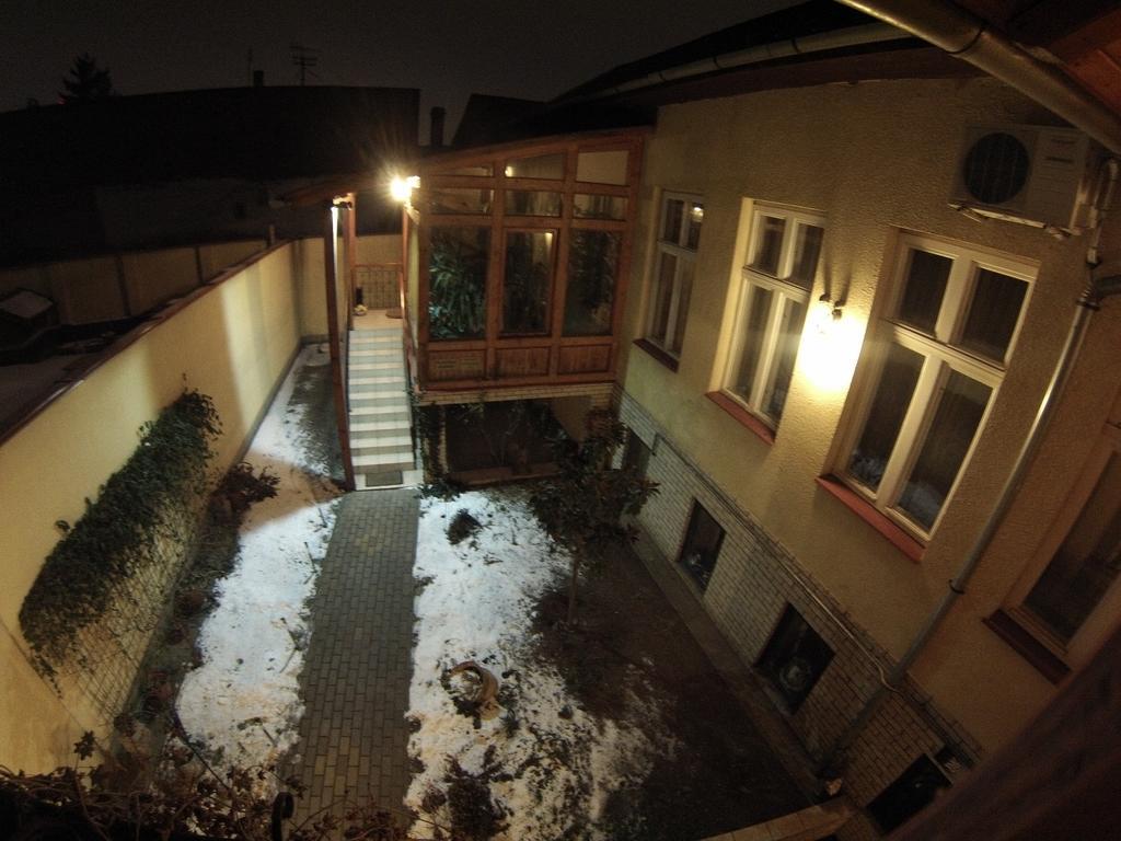 Lyrius Vendégház - Debrecen Esterno foto
